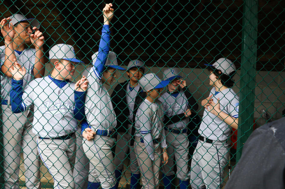 Ān dé lǔ (Thesis Short Film); dir. Alan He. 2023. Wardrobe Supervisor and Art Assistant.